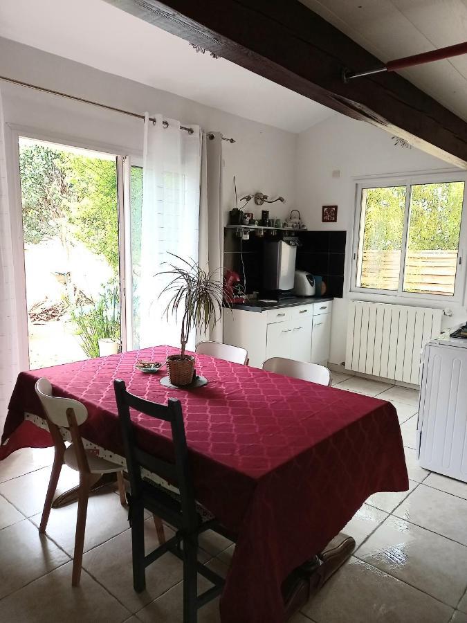 Loft Ambrussum maison Meublée avec jacuzzi extérieur Villa Lunel  Exterior foto