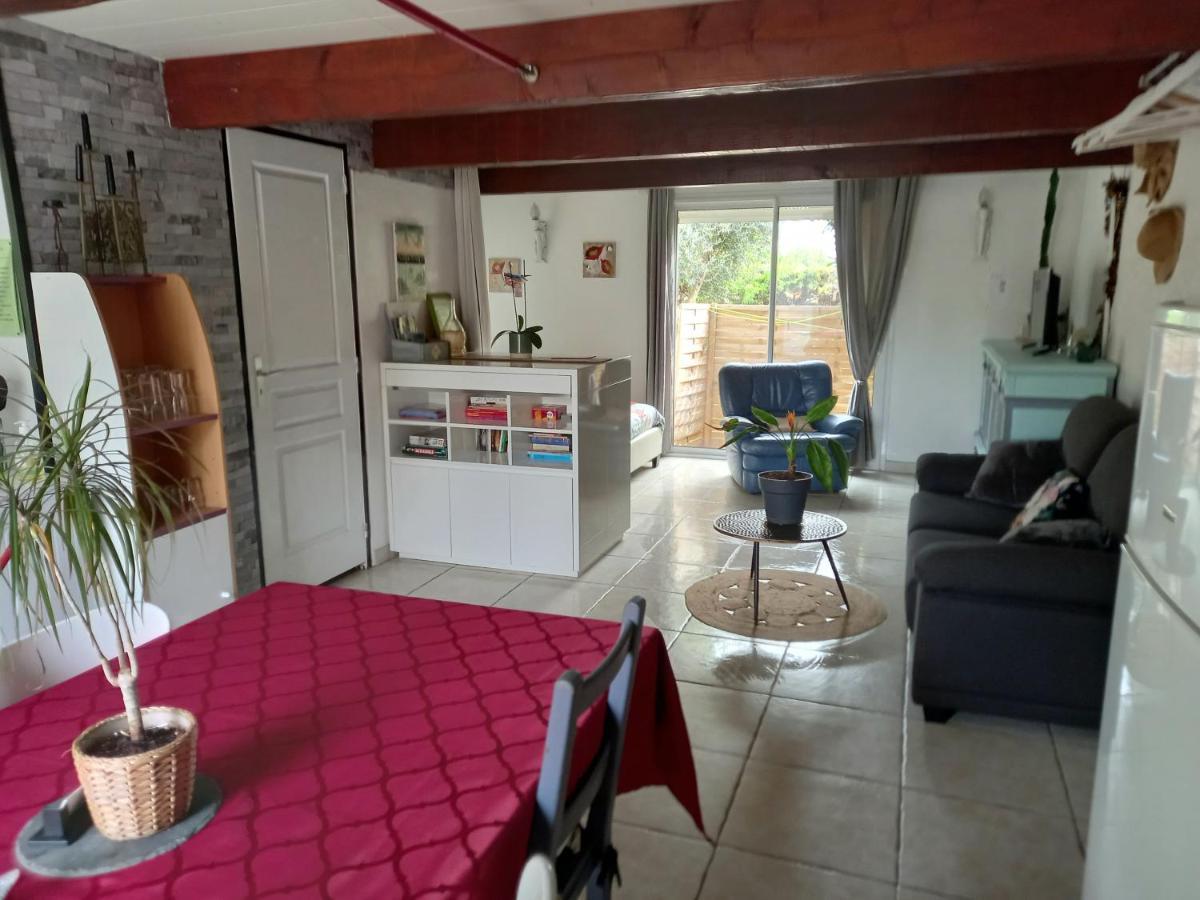 Loft Ambrussum maison Meublée avec jacuzzi extérieur Villa Lunel  Exterior foto
